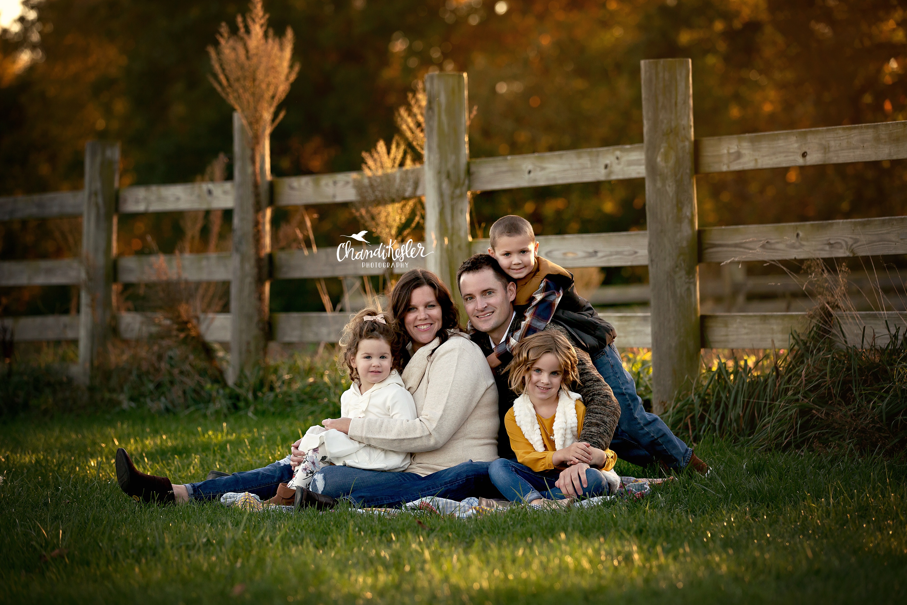 fall family photos | Chandi Kesler Photography | Photographer Eureka IL