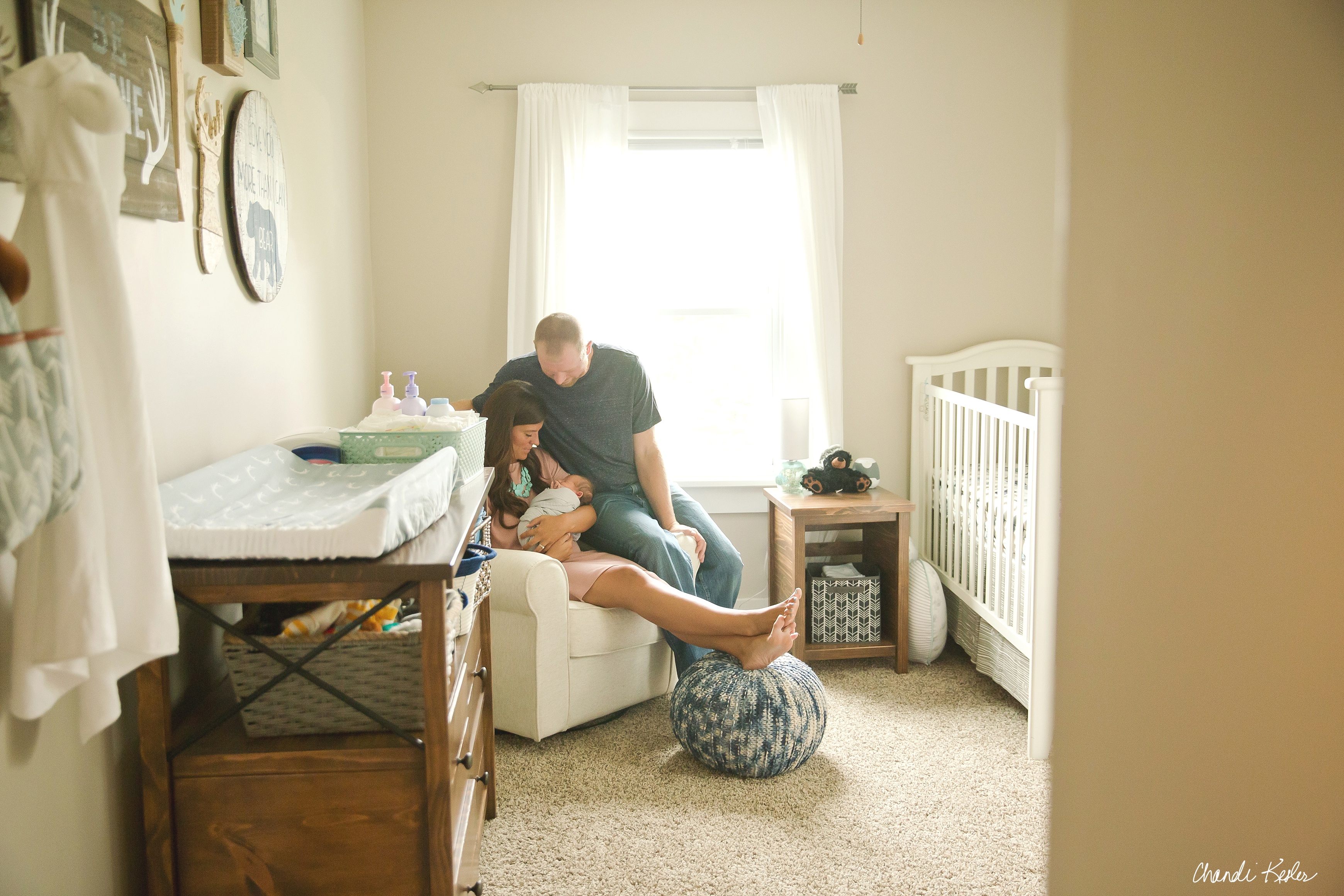 Bloomington IL Lifestyle newborn photographer | Chandi Kesler | In home Newborn Photographer Central IL
